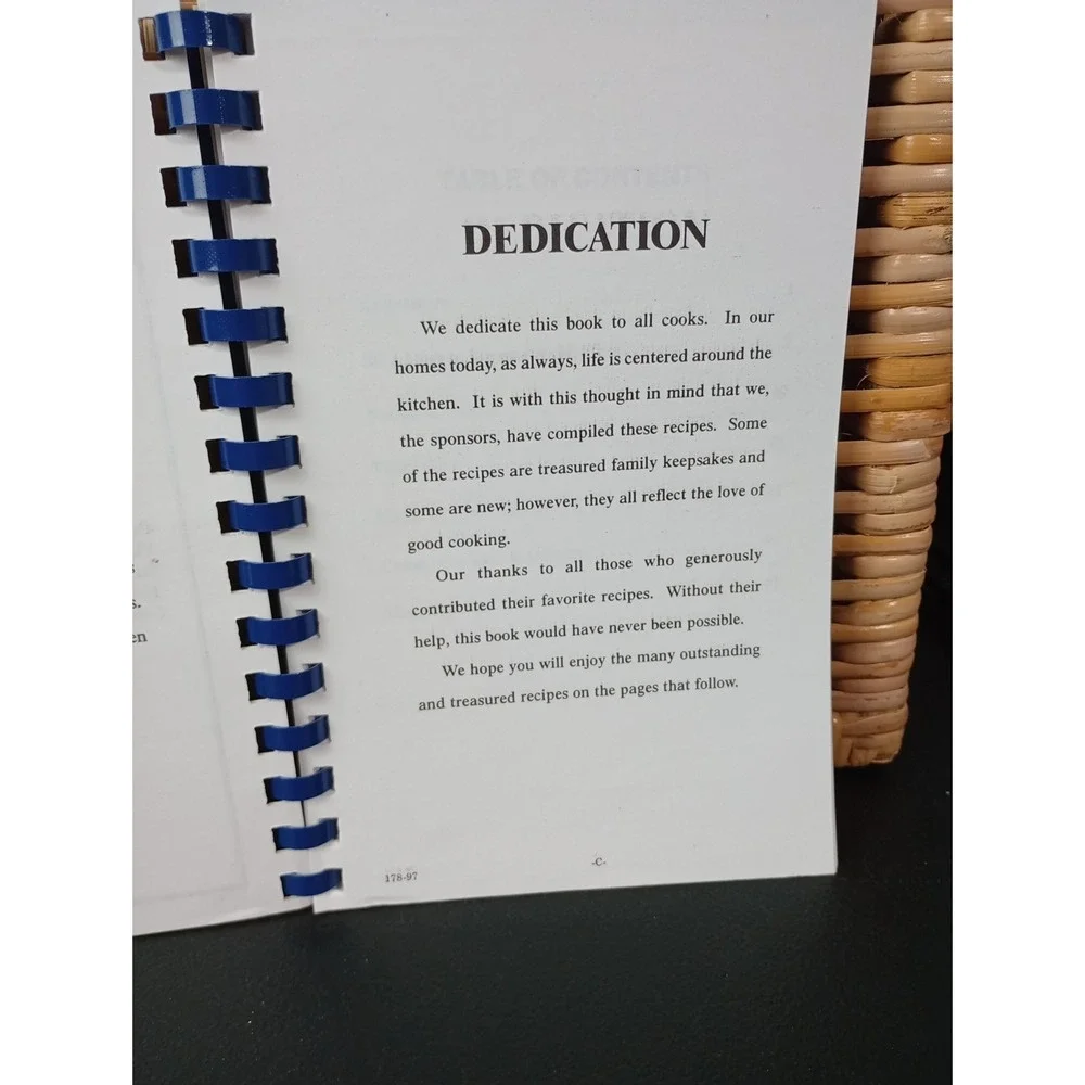 Apalachee Elementary Cookbook‎ Tallahassee, Florida 1997 Spiral